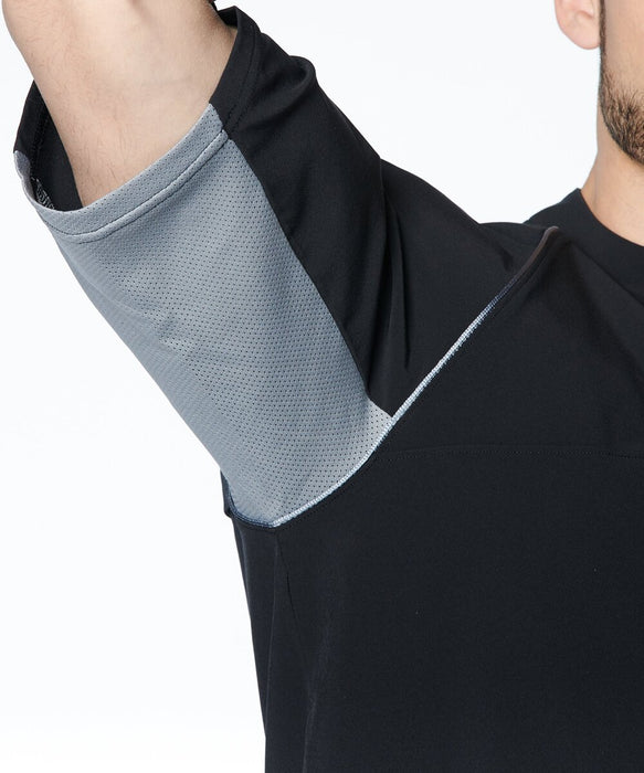 UNDERARMOURアンダーアーマーメンズUAヤードケージトップスジャケット半袖1384742-001