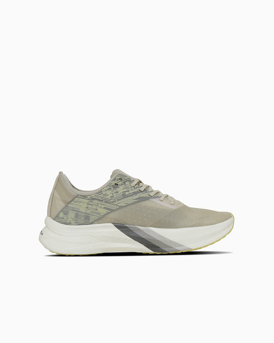 コンバースCONVERSEランニングシューズメンズレディース大人CONSRUNREVOLVEコンズランリボルヴ3itsuka三津家貴也ゴールド336000