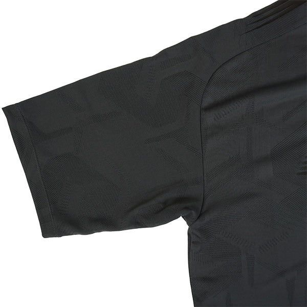 【ショップ限定エントリーでさらに+9倍】【ネコポス送料無料】ニューバランスNewBalanceBlackOutニットショートスリーブTシャツAMT55204サッカーフットサル半袖吸汗速乾メンズ