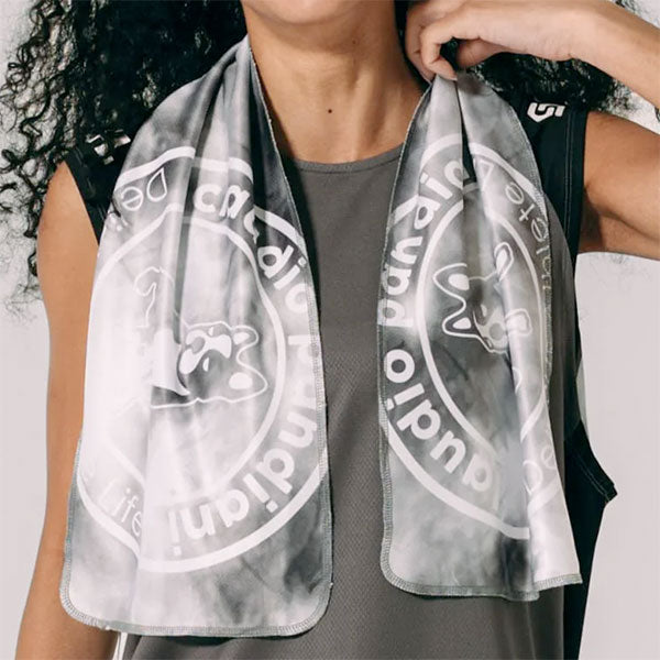 【ネコポス対応可】サッカージャンキーsoccerjunkytie-dyeひんやりスポーツタオルCP26A32サッカーフットサルスポーツ熱中症予防