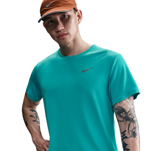 【ショップ限定エントリーでさらに+9倍】【ネコポス送料無料】ナイキNIKEメンズショートスリーブランニングトップTシャツ半袖Dri-FITUVMilerマイラーDV9316-345
