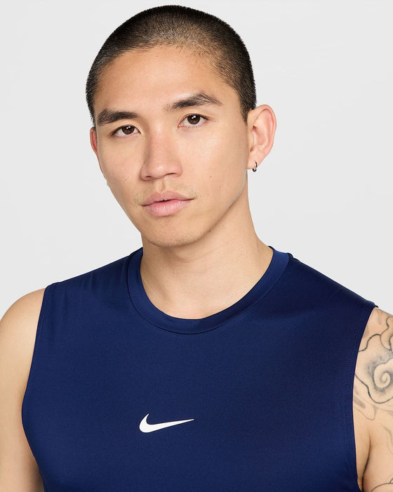 【ショップ限定エントリーでさらに+9倍】【ネコポス送料無料】サッカーインナーシャツNIKEナイキメンズDri-FITドライフィットタイトノースリーブフィットネストップFB7915-492