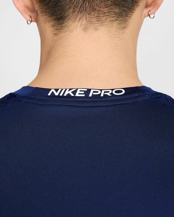 【ショップ限定エントリーでさらに+9倍】【ネコポス送料無料】サッカーインナーシャツNIKEナイキメンズDri-FITドライフィットタイトノースリーブフィットネストップFB7915-492