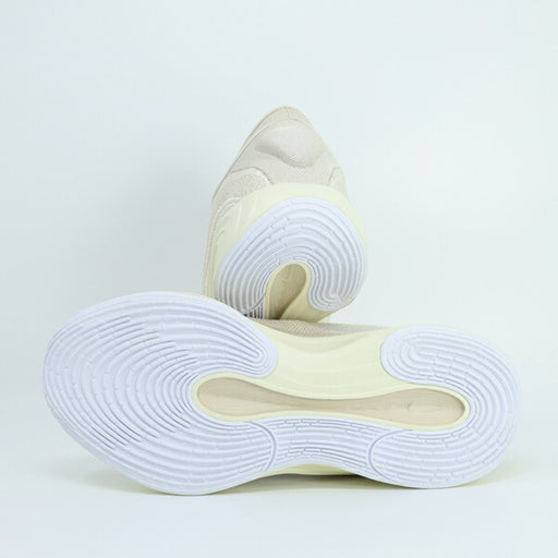 ナイキNIKEバスケットボールシューズG.T.ハッスルアカデミーEPFJ7808-103インドア室内ジムフィットネス