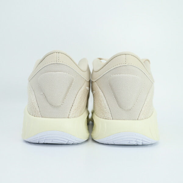 ナイキNIKEバスケットボールシューズG.T.ハッスルアカデミーEPFJ7808-103インドア室内ジムフィットネス