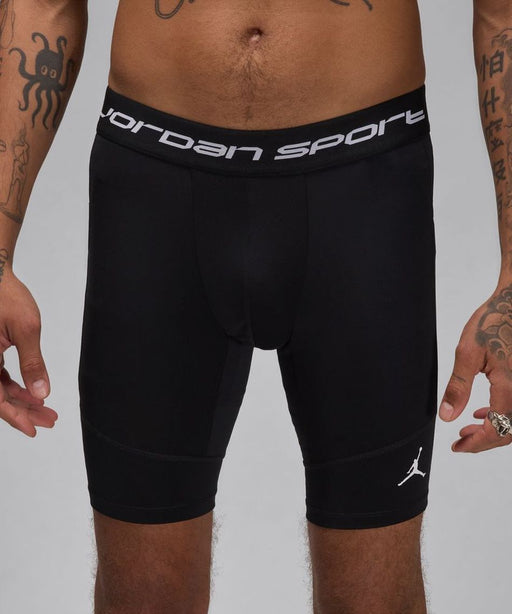 【ショップ限定エントリーでさらに+9倍】【ネコポス送料無料】ジョーダンJORDANメンズレディースバスケットボールインナーハーフタイツDFSウーブンショートFV8618-010