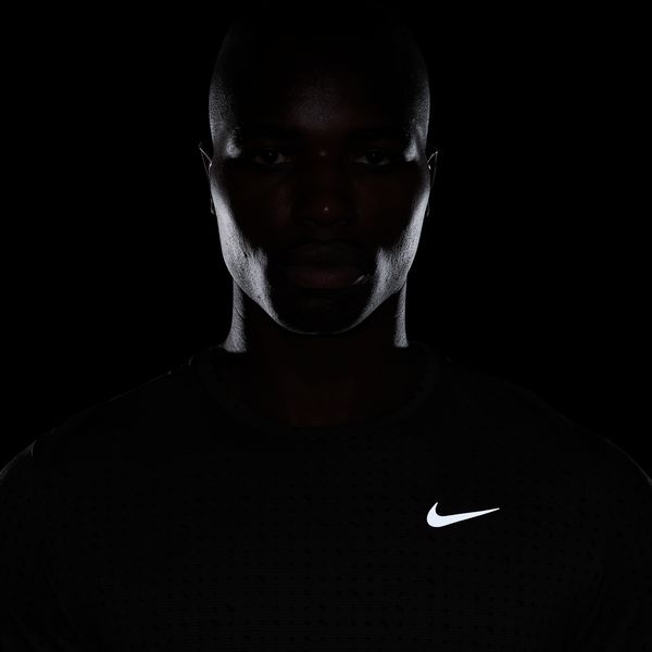 【ショップ限定エントリーでさらに+9倍】【ネコポス送料無料】ナイキNIKEメンズDri-FITショートスリーブランニングトップTシャツ半袖BREATHEMILERSS25SUHJ4182-010