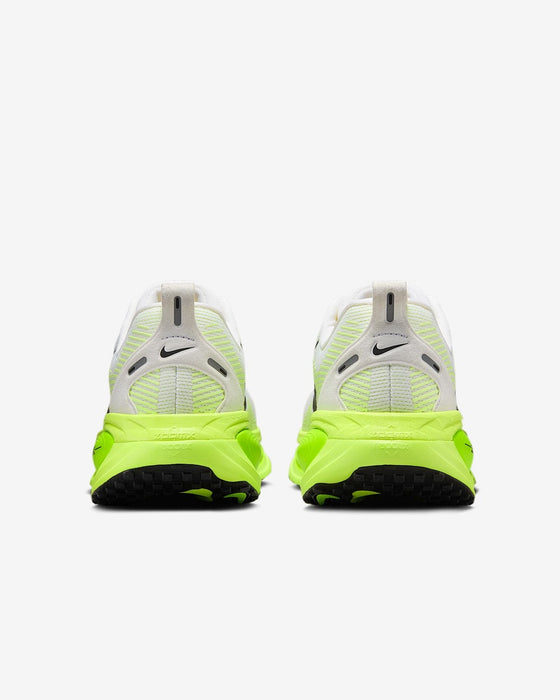 ナイキNIKEウィメンズロードランニングシューズズームボメロ18HM6804-102