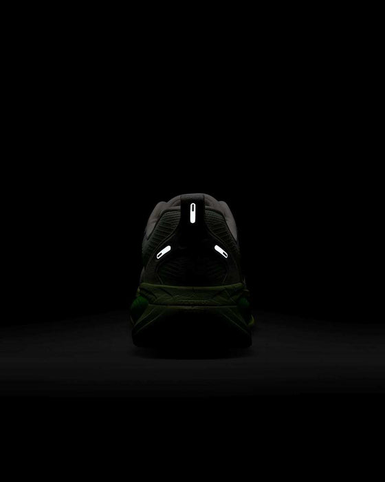 ナイキNIKEウィメンズロードランニングシューズズームボメロ18HM6804-102