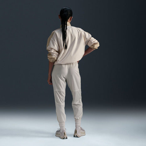 【ショップ限定エントリーでさらに+9倍】ナイキレディースドライフットランニングパンツHQ3247-110