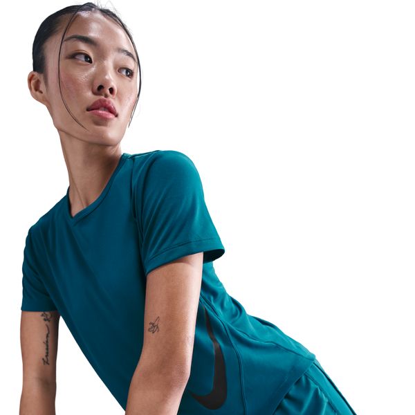 【ショップ限定エントリーでさらに+9倍】【ネコポス送料無料】ナイキNIKEレディースランニングシャツSWSHHBRDFSS25FAテンポスウッシュラン半袖HV2773-301