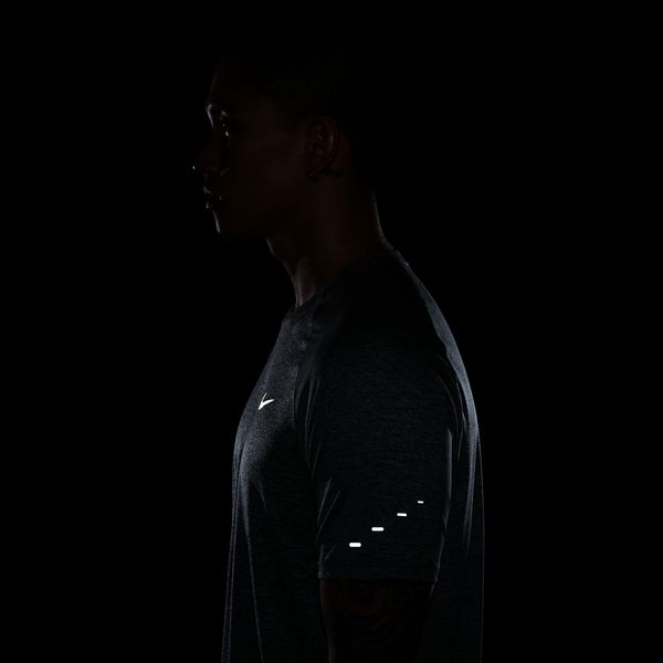 【ショップ限定エントリーでさらに+9倍】【ネコポス送料無料】ナイキNIKEメンズランニングシャツSTRIDESS25FA半袖HV5204-084