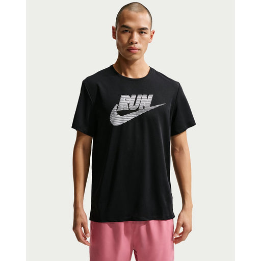 【ネコポス送料無料】ナイキNIKEランニングシャツメンズナイキマイラーDri-FITUVプロテクションショートスリーブランニングトップIF9476-010