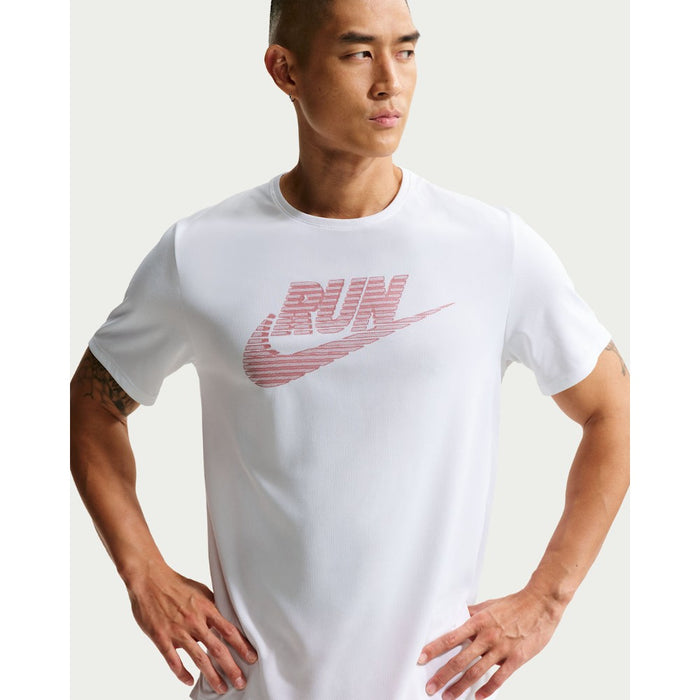 【ネコポス送料無料】ナイキNIKEランニングシャツメンズナイキマイラーDri-FITUVプロテクションショートスリーブランニングトップIF9476-100