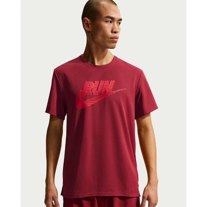 【ネコポス送料無料】ナイキNIKEランニングシャツメンズナイキマイラーDri-FITUVプロテクションショートスリーブランニングトップIF9476-641