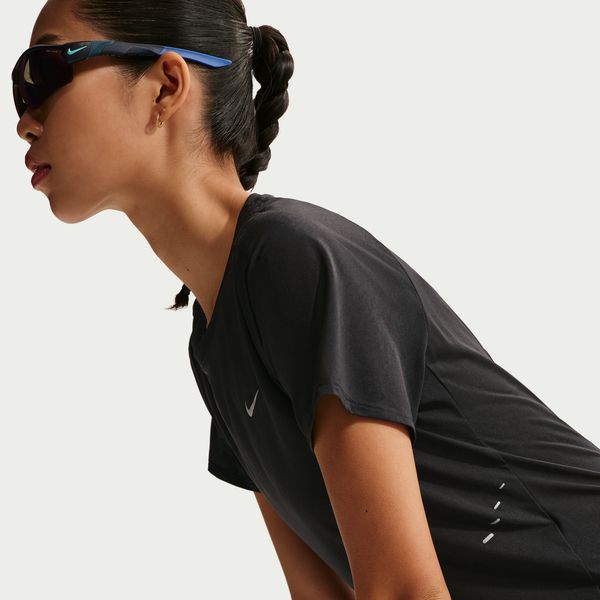 ナイキNikeランニングSwiftBreatheウィメンズDri-FIT半袖トップレディース大人吸汗速乾通気性超軽量ポリエステルリフレクティブIF1681-010