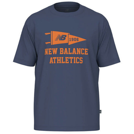 【ショップ限定エントリーでさらに+9倍】【ネコポス送料無料】ニューバランスNewbalanceTシャツVarsityペナントメン25SSランニングトレーニングウェアスポーツウェアMT51924-DRE
