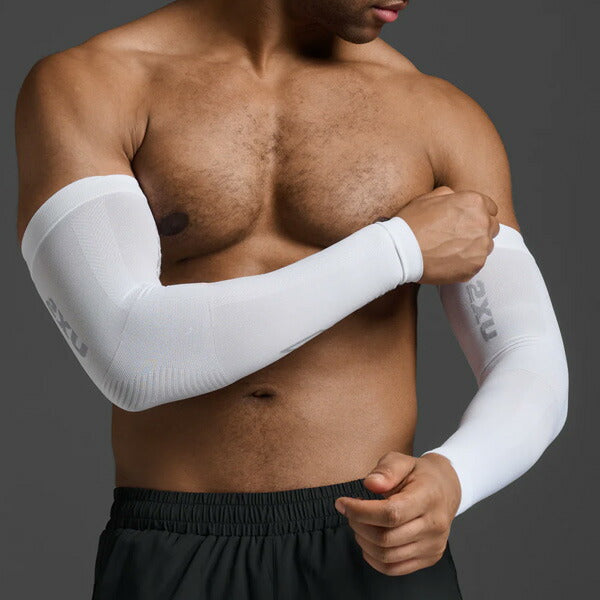 【ショップ限定エントリーでさらに+9倍】【ネコポス送料無料】2XUツータイムズユーランニングアクセサリーフレックスアームスリーブUA4009A