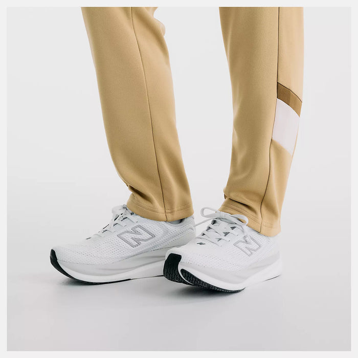 ニューバランスNEWBALANCEトラックパンツニットパンツ（テーパード）レディース大人吸湿速乾保温ダブルニットテーパードWB6218T8-ABF